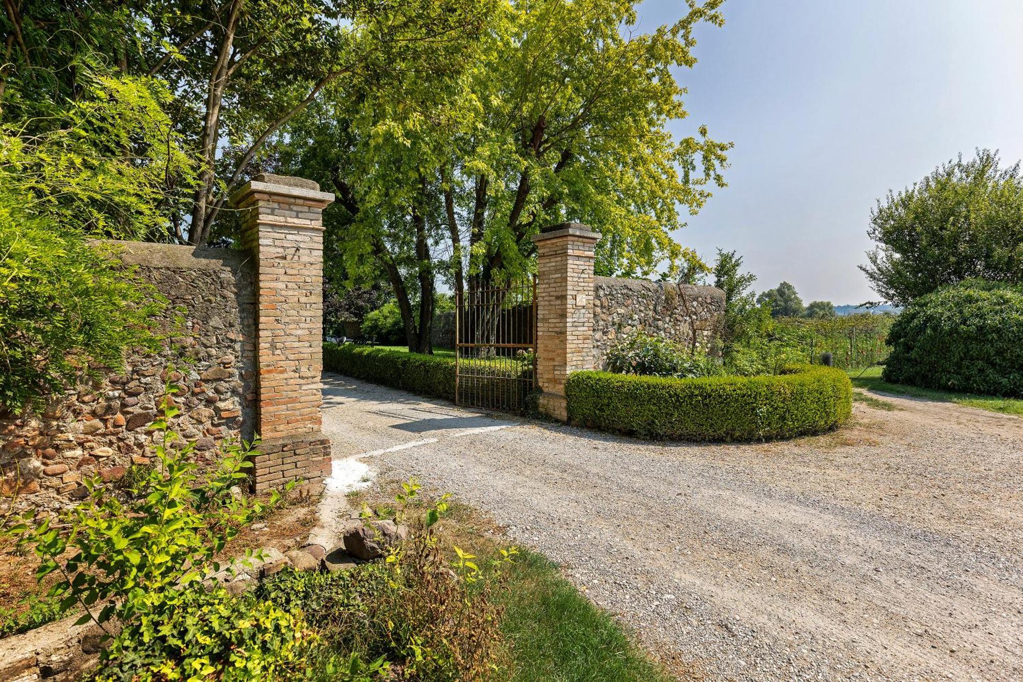 New Agriturismo Corte Olfino Monzambano Esterno foto